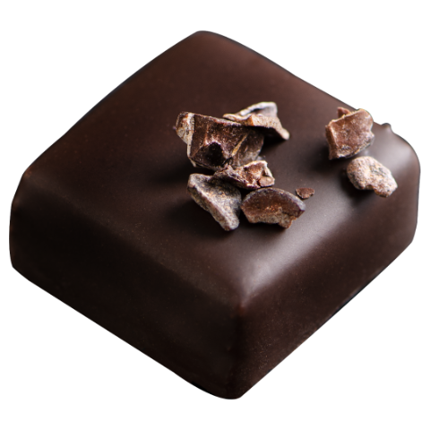 Ganache parfumée à la cannelle, vanille, cardamome et gingembre, enrobée de chocolat noir 67% cacao.